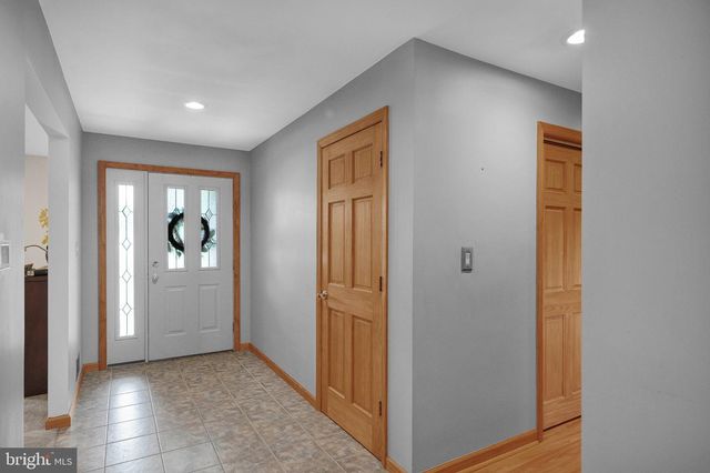 72 OLD YORK RD, Chesterfield, NJ 08515