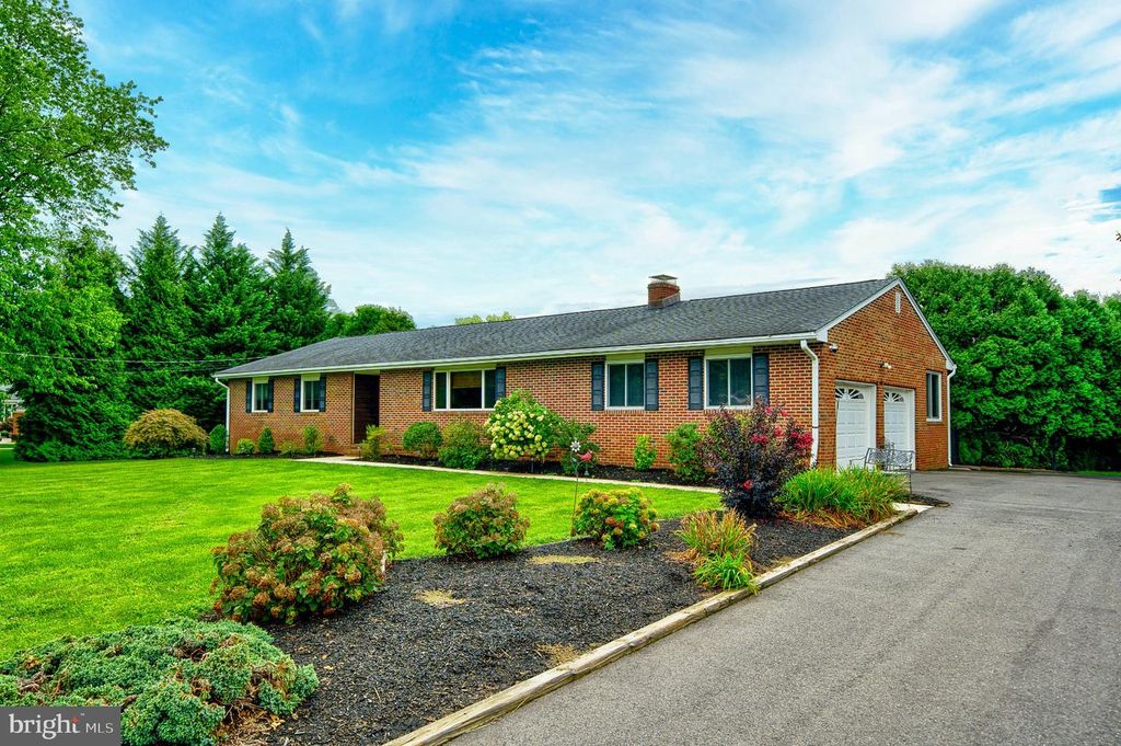 72 OLD YORK RD, Chesterfield, NJ 08515