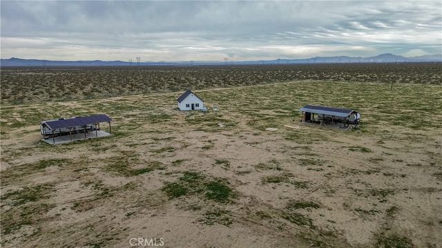 15803 Paramount, Phelan, CA 92371