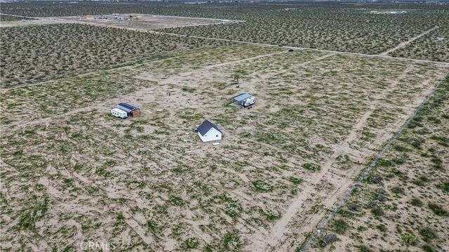 15803 Paramount, Phelan, CA 92371