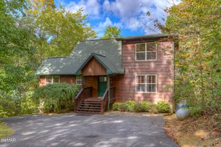 3810 Old Mountain Road, Sevierville, TN 37876