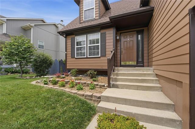 1612 NE Bluff Street, Lee's Summit, MO 64086