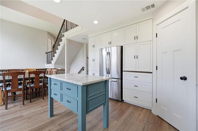 1612 NE Bluff Street, Lee's Summit, MO 64086