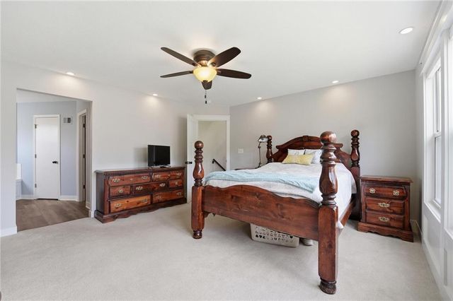 1612 NE Bluff Street, Lee's Summit, MO 64086