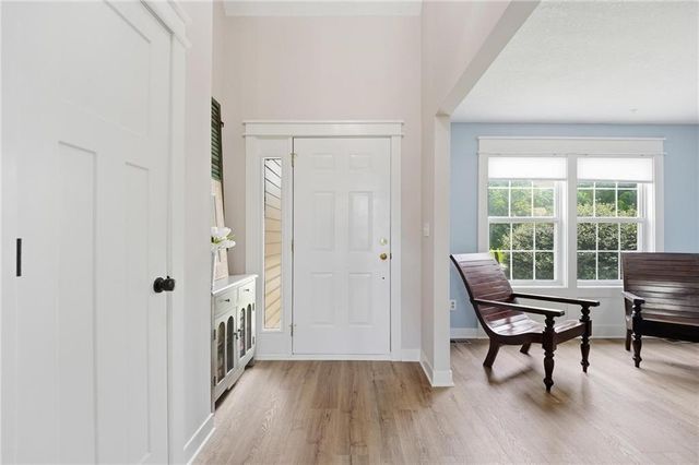 1612 NE Bluff Street, Lee's Summit, MO 64086