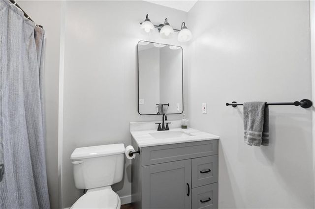 1612 NE Bluff Street, Lee's Summit, MO 64086