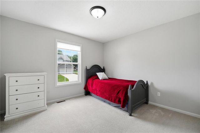 1612 NE Bluff Street, Lee's Summit, MO 64086