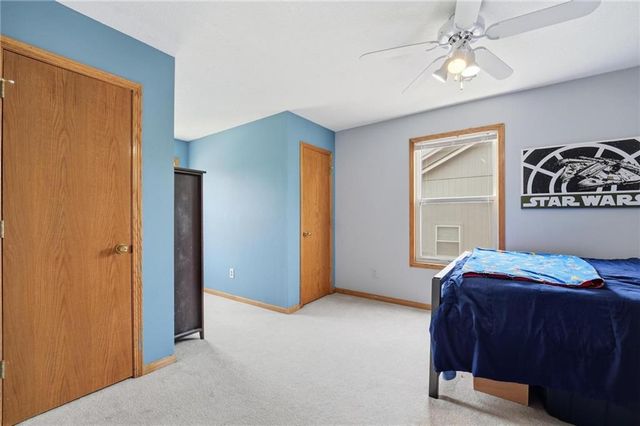1612 NE Bluff Street, Lee's Summit, MO 64086
