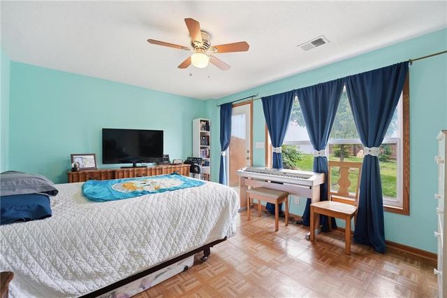 1612 NE Bluff Street, Lee's Summit, MO 64086