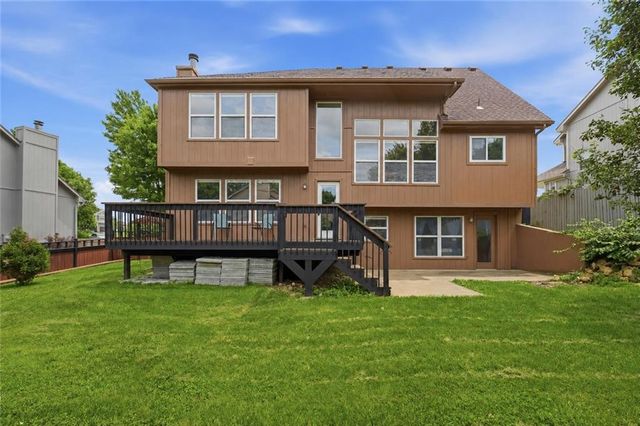 1612 NE Bluff Street, Lee's Summit, MO 64086