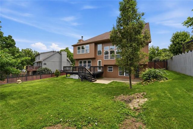 1612 NE Bluff Street, Lee's Summit, MO 64086