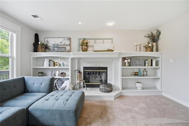 1612 NE Bluff Street, Lee's Summit, MO 64086