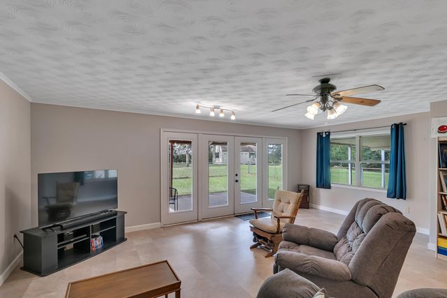 1318 Lansing Lane, Longview, TX 75605