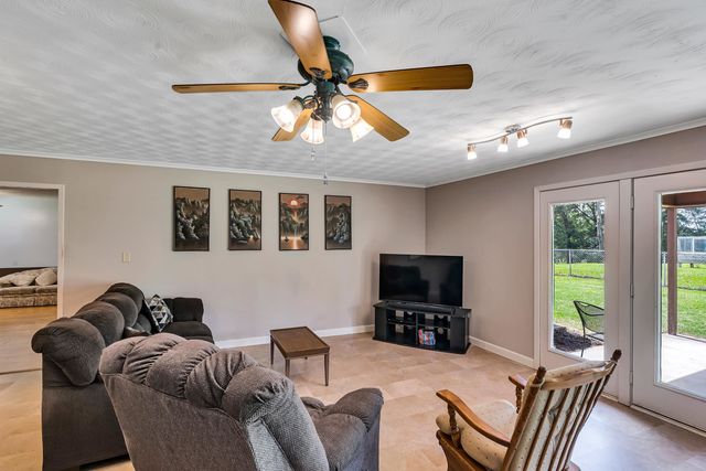 1318 Lansing Lane, Longview, TX 75605