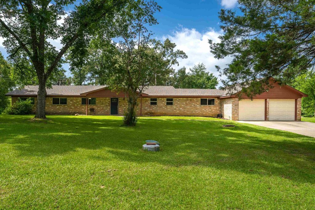 1318 Lansing Lane, Longview, TX 75605