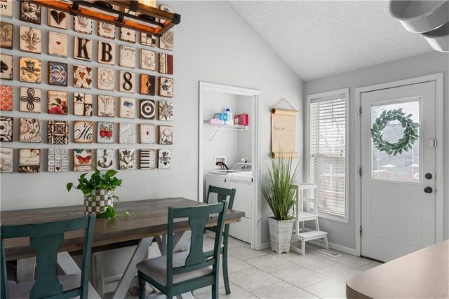 1205 Robin Circle, Liberty, MO 64068