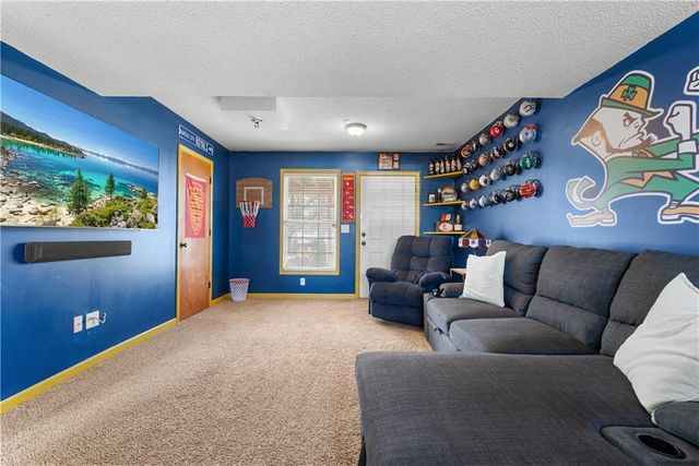 1205 Robin Circle, Liberty, MO 64068