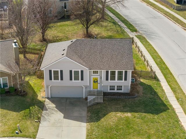 1205 Robin Circle, Liberty, MO 64068