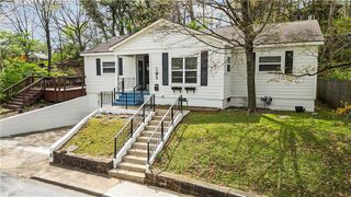 9 E Trenton Boulevard, Fayetteville, AR 72701