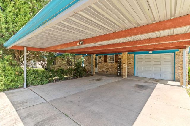 103 S Ringgold Street, West Columbia, TX 77486