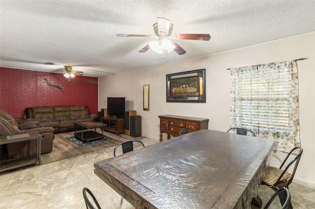 103 S Ringgold Street, West Columbia, TX 77486