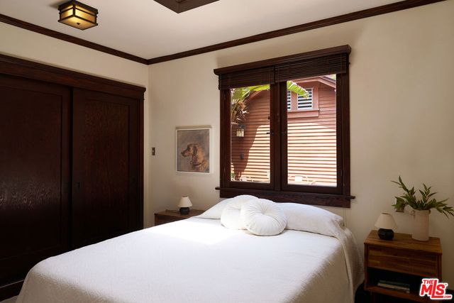 1215 Cabrillo Avenue, Venice, CA 90291