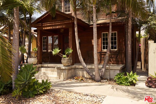 1215 Cabrillo Avenue, Venice, CA 90291