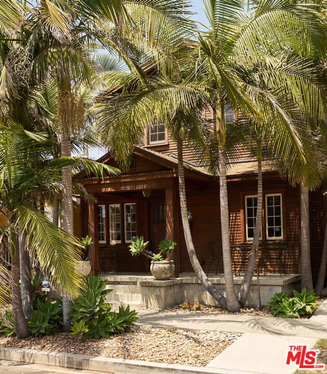 1215 Cabrillo Avenue, Venice, CA 90291