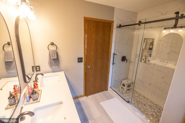 16368 Hudson Court, Lakeville, MN 55044