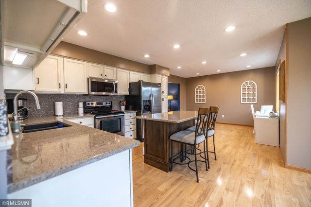 16368 Hudson Court, Lakeville, MN 55044