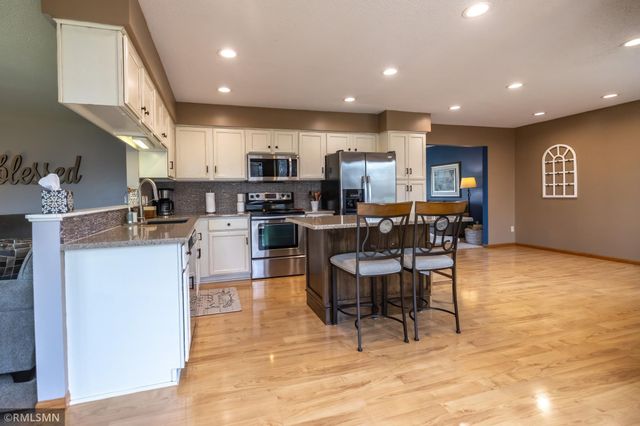 16368 Hudson Court, Lakeville, MN 55044