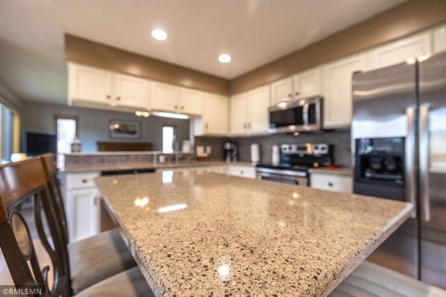 16368 Hudson Court, Lakeville, MN 55044