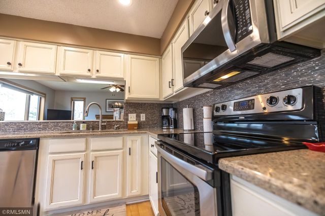 16368 Hudson Court, Lakeville, MN 55044