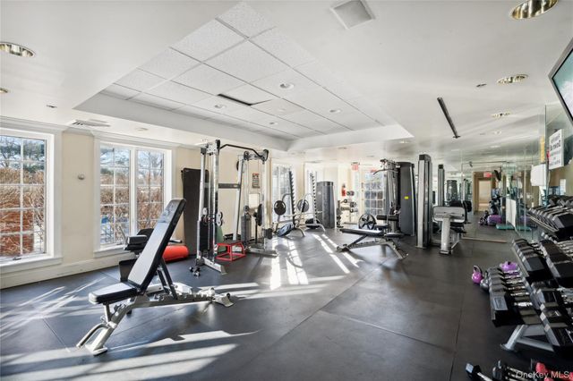 16 Pony Circle, Roslyn Heights, NY 11577