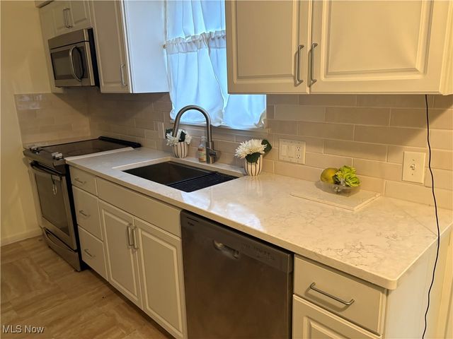 245 Bermont, Munroe Falls, OH 44262