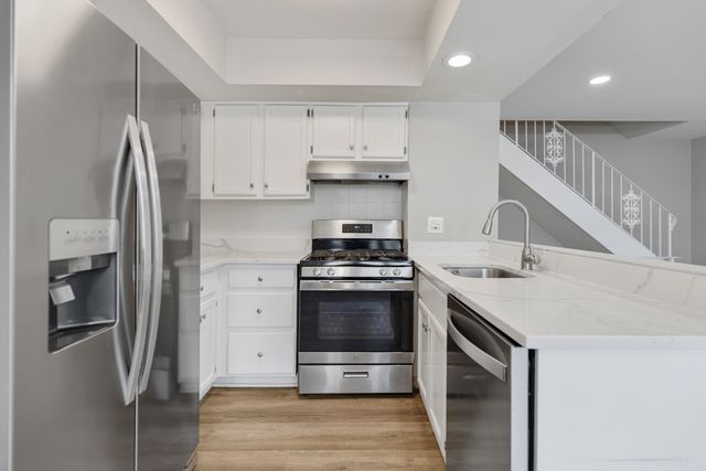 262 Inverrary Lane, Deerfield, IL 60015