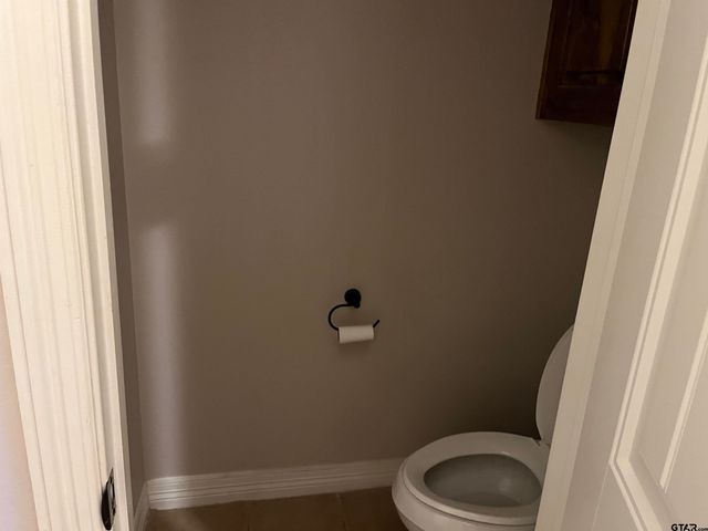 12245 FM 2710, Lindale, TX 75771