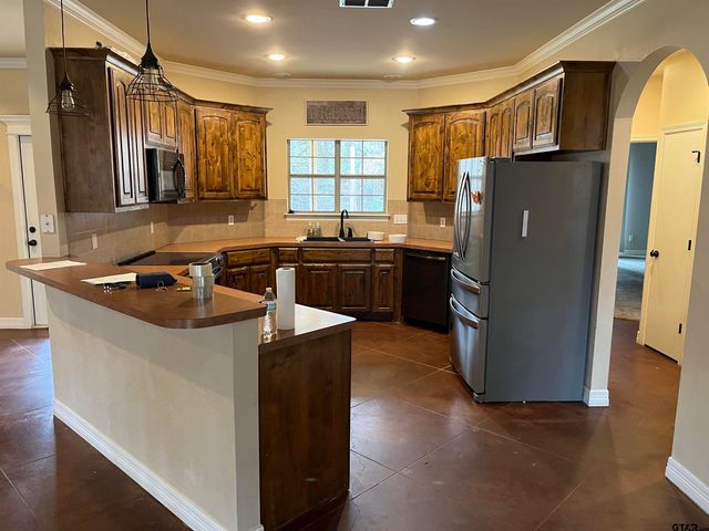 12245 FM 2710, Lindale, TX 75771