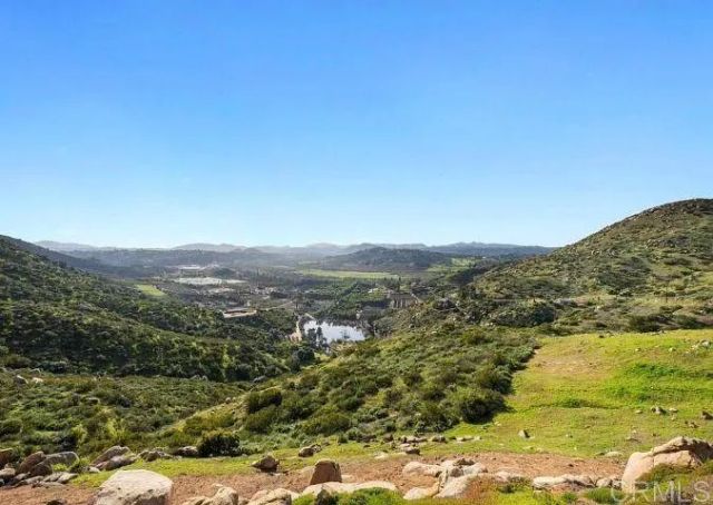 14821 Highland Valley Rd, Escondido, CA 92025