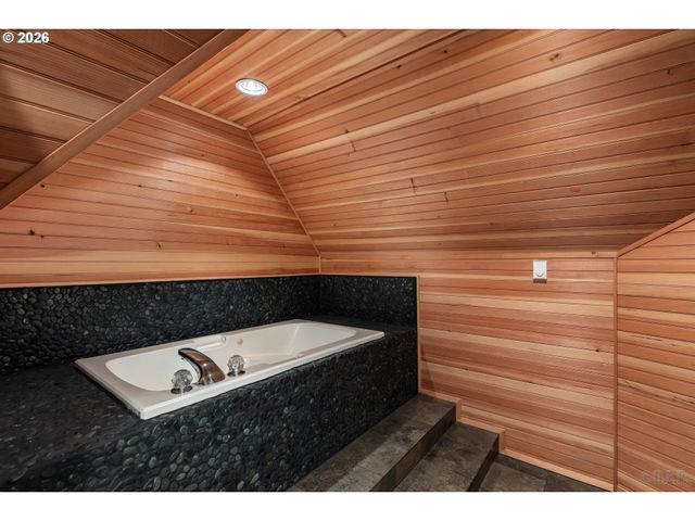 58871 SAULSER Rd, Warren, OR 97053