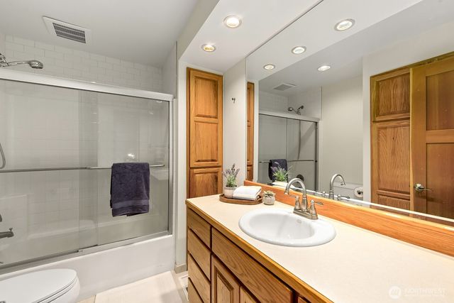 16026 16th Avenue SW, Burien, WA 98166