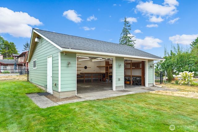 16026 16th Avenue SW, Burien, WA 98166