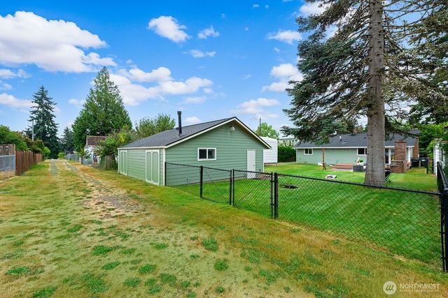 16026 16th Avenue SW, Burien, WA 98166