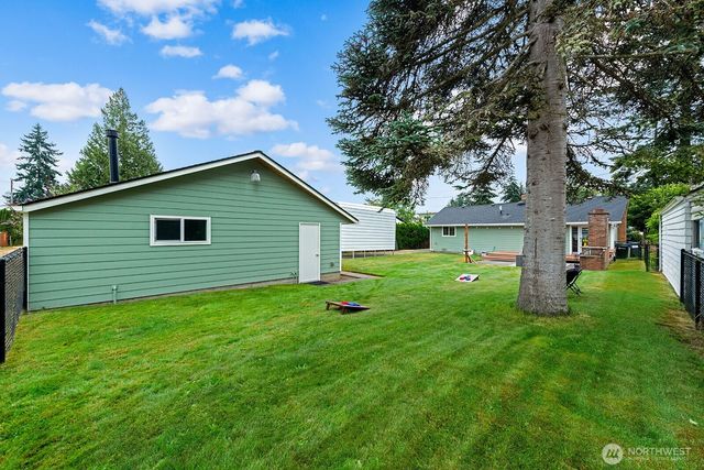 16026 16th Avenue SW, Burien, WA 98166