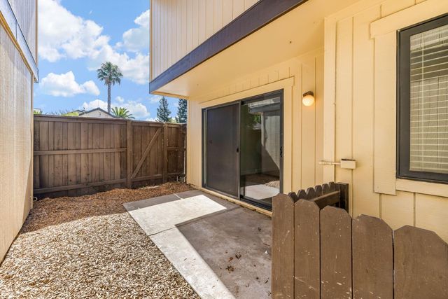 6726 Calvine Rd, Sacramento, CA 95823