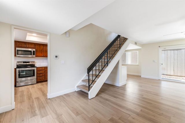 6726 Calvine Rd, Sacramento, CA 95823