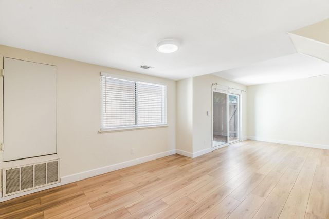 6726 Calvine Rd, Sacramento, CA 95823
