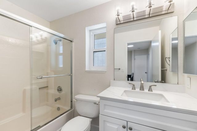 6726 Calvine Rd, Sacramento, CA 95823