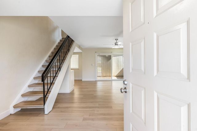 6726 Calvine Rd, Sacramento, CA 95823
