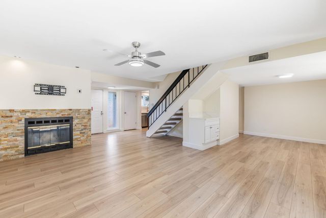 6726 Calvine Rd, Sacramento, CA 95823